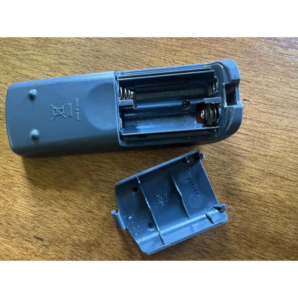 Sony RMT-CG700A Radio Cassette CD Player Remote Control OEM Gray - Picture 4 of 4